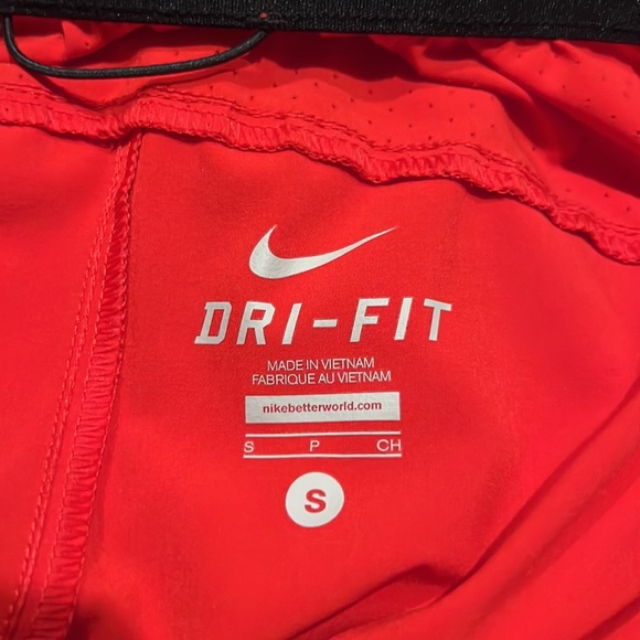 Nike Red Dri-Fit Basketball Shorts Small Athleisure Sporty Activewear - Picture 3 of 4
